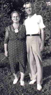 John & Katherine Labor Day 1938.jpg (9415 bytes)